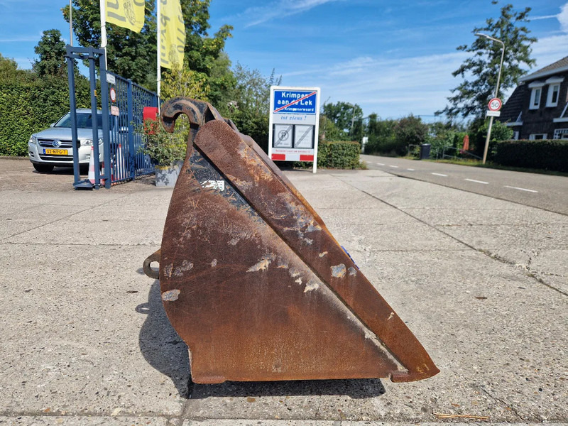 Jeroen van Leeuwen schepbak voor Volvo L30/L35 - Bucket for Construction machinery: picture 4 Jeroen van Leeuwen schepbak voor Volvo L30/L35 - Bucket for Construction machinery: picture 4