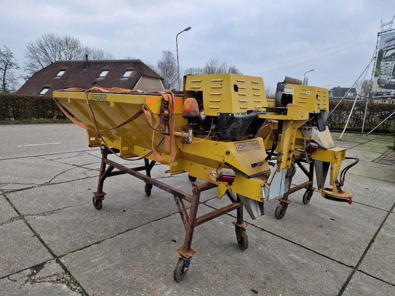 Jongerius 1000 droog zout strooier zo uit het werk! - Sand/ Salt spreader: picture 3 Jongerius 1000 droog zout strooier zo uit het werk! - Sand/ Salt spreader: picture 3
