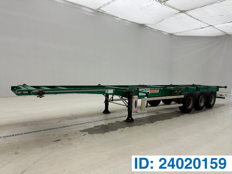 Fruehauf Skelet 2 x 20-40 ft - Container transporter/ Swap body semi-trailer: picture 1 Fruehauf Skelet 2 x 20-40 ft - Container transporter/ Swap body semi-trailer: picture 1