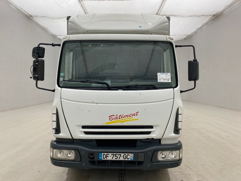 Iveco 120E17 - Box truck: picture 2 Iveco 120E17 - Box truck: picture 2
