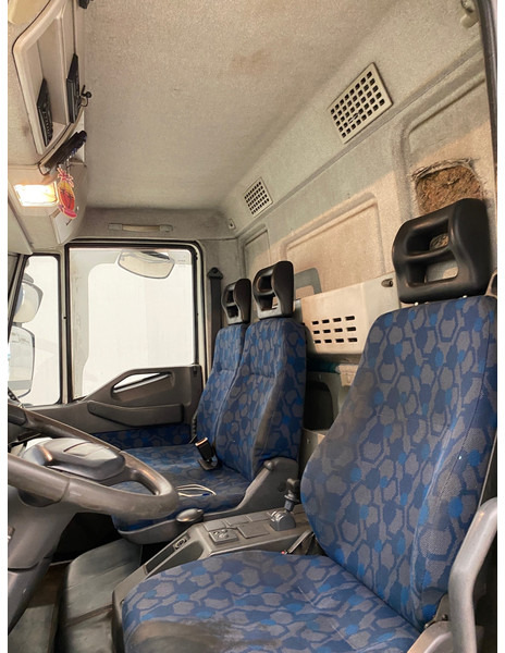 Curtainsider truck Iveco Eurocargo 120E22: picture 9 Curtainsider truck Iveco Eurocargo 120E22: picture 9