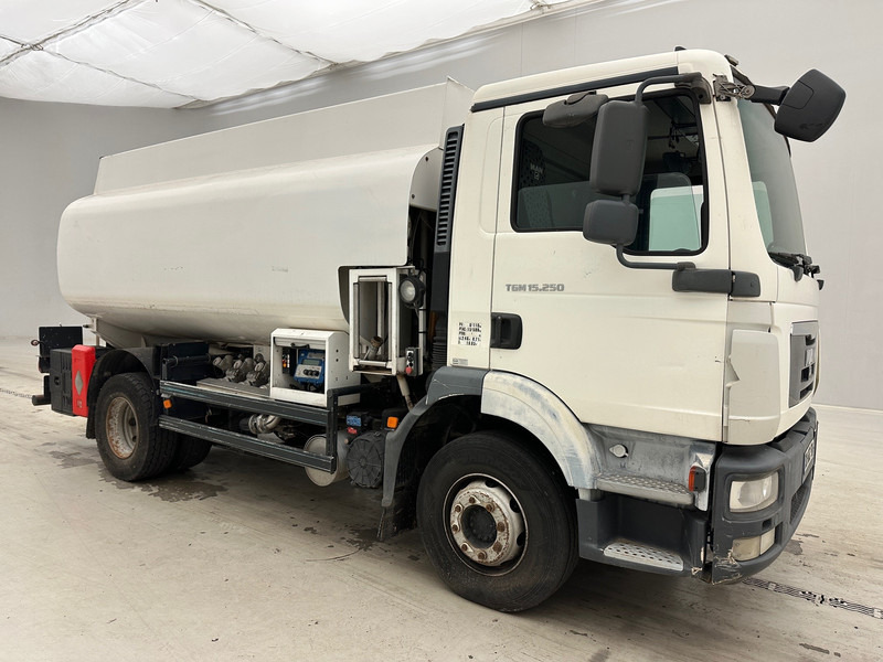 MAN TGM 15.250 - Tank truck: picture 3 MAN TGM 15.250 - Tank truck: picture 3