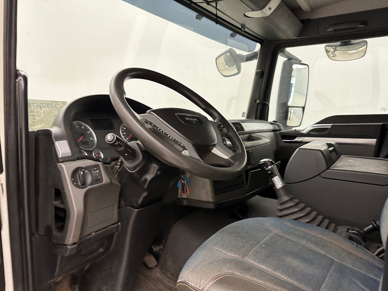 Tipper, Crane truck MAN TGS 26.400 - 6x4*: picture 11