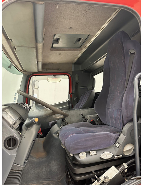 Interior photo 1: Hook lift truck Mercedes-Benz Atego 1828