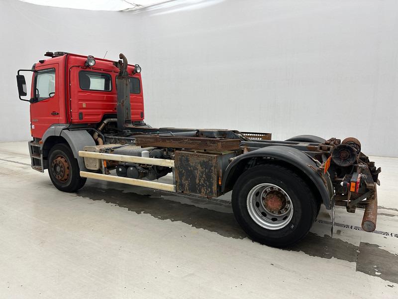 Hook lift truck Mercedes-Benz Atego 1828: picture 7