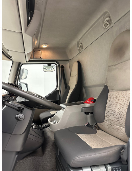 Tank truck Renault Midlum 300 DXi: picture 9