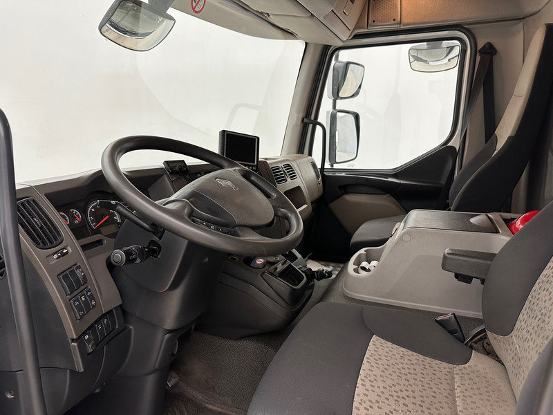 Tank truck Renault Midlum 300 DXi: picture 8