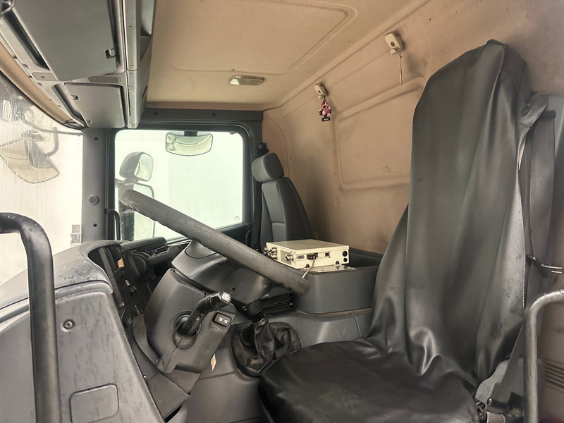 Tank truck Scania P230*: picture 10