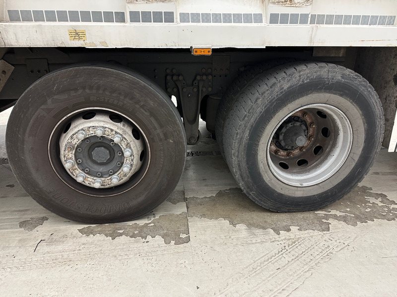 Scania P370 - Garbage truck: picture 4 Scania P370 - Garbage truck: picture 4