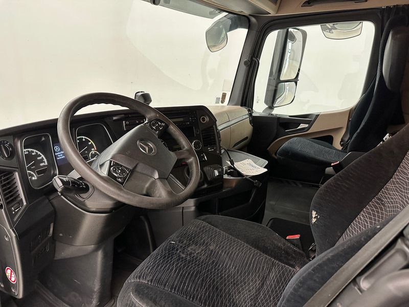Tractor unit Mercedes-Benz Actros 1842: picture 9