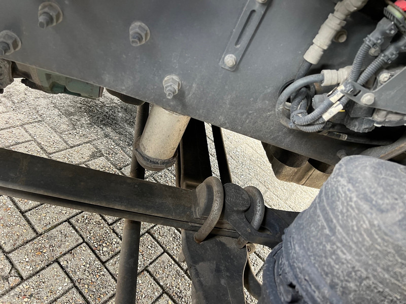 Tractor unit Volvo FH13.420 Globetrotter - ADR: picture 13 Tractor unit Volvo FH13.420 Globetrotter - ADR: picture 13