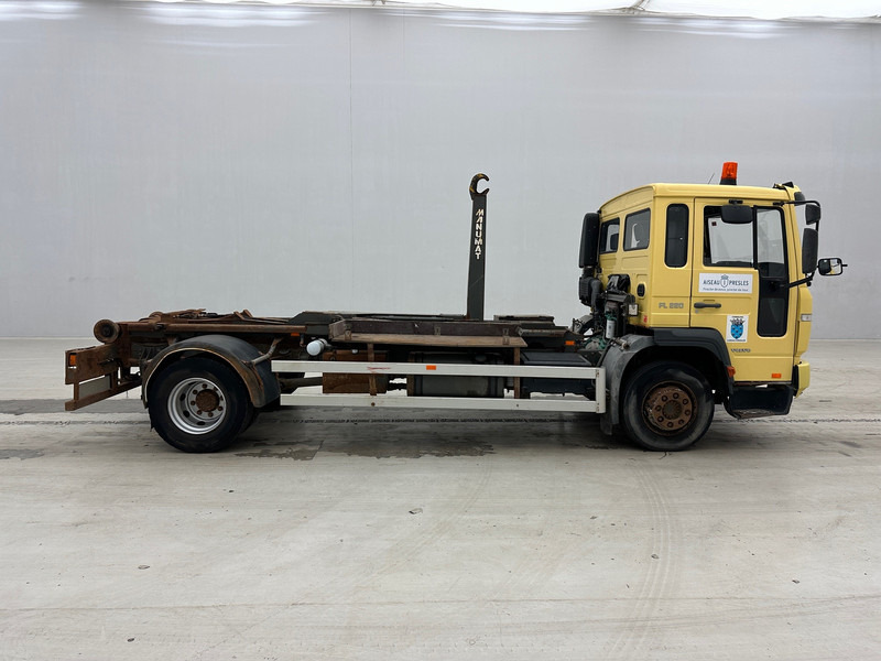 Volvo FL 220 - Hook lift truck: picture 4 Volvo FL 220 - Hook lift truck: picture 4