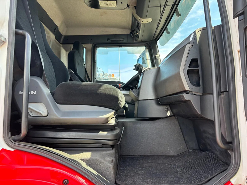 Container transporter/ Swap body truck MAN TGS 35.440 Euro 5 26 T Containter system: picture 6