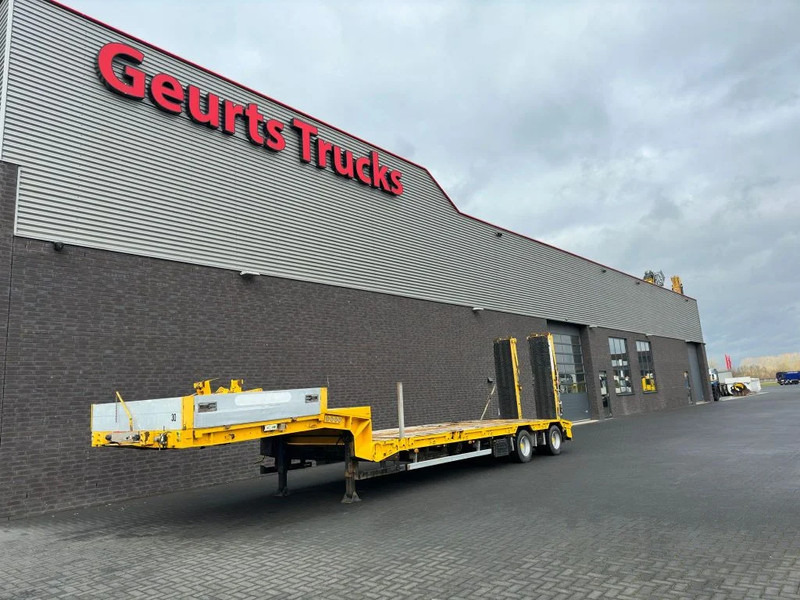 Goldhofer STZ-L2-22/80A SEMI LOWLOADER/DIEPLADER/TIEFLADER - Low loader semi-trailer: picture 2 Goldhofer STZ-L2-22/80A SEMI LOWLOADER/DIEPLADER/TIEFLADER - Low loader semi-trailer: picture 2