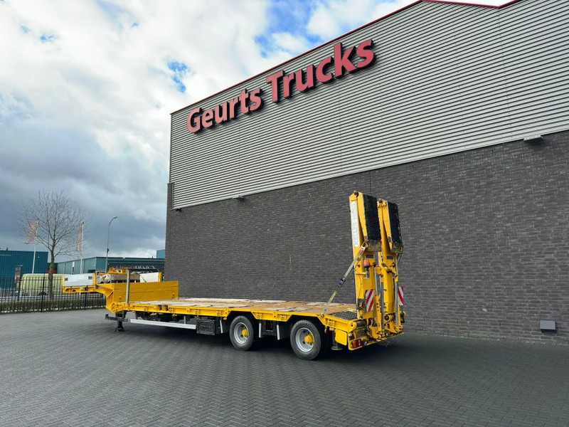 Goldhofer STZ-L2-22/80A SEMI LOWLOADER/DIEPLADER/TIEFLADER - Low loader semi-trailer: picture 3 Goldhofer STZ-L2-22/80A SEMI LOWLOADER/DIEPLADER/TIEFLADER - Low loader semi-trailer: picture 3