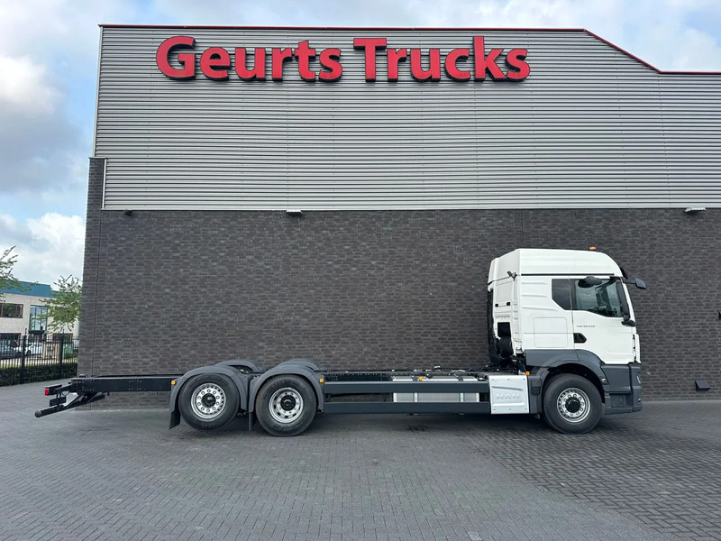 MAN TGS 26.520 6X2H-4 BL CH HYDRO DRIVE CHASSIS CABINE (NIEUW) - Cab chassis truck: picture 4 MAN TGS 26.520 6X2H-4 BL CH HYDRO DRIVE CHASSIS CABINE (NIEUW) - Cab chassis truck: picture 4