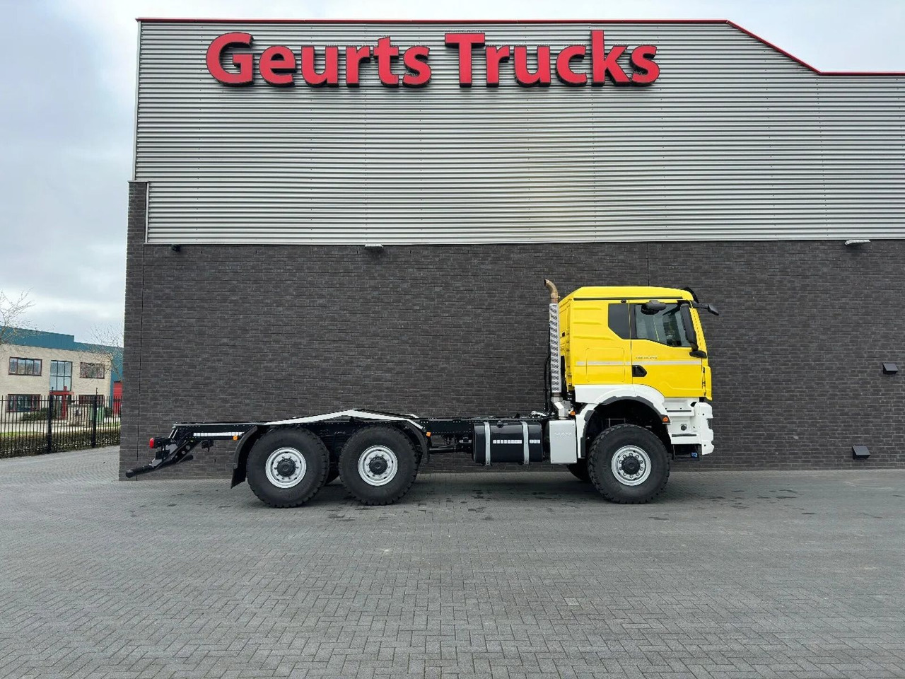 MAN TGS 33.540 6X6 BB CH HEAVY DUTY CHASSIS CABINE/N - Cab chassis truck: picture 4 MAN TGS 33.540 6X6 BB CH HEAVY DUTY CHASSIS CABINE/N - Cab chassis truck: picture 4