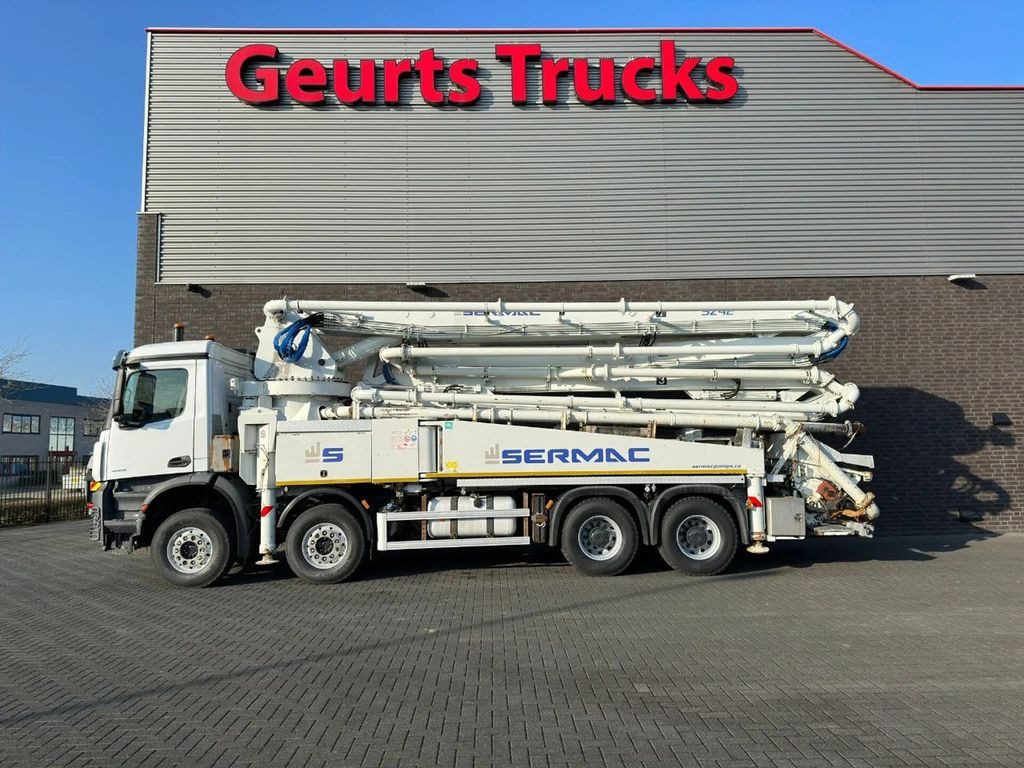 Concrete pump truck Mercedes-Benz Arocs 4451 8X4 + SERMAC 5Z42 BETONPOMP/BETONPUMP: picture 1