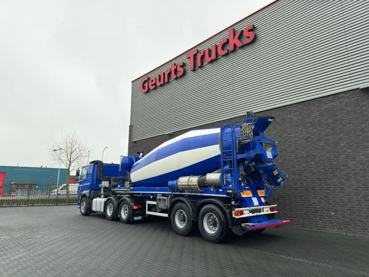 DAF CF 510 6X4 + DE BUF ST2 2-ASSIGE 10M3 CONCRE - Tractor unit: picture 3 DAF CF 510 6X4 + DE BUF ST2 2-ASSIGE 10M3 CONCRE - Tractor unit: picture 3