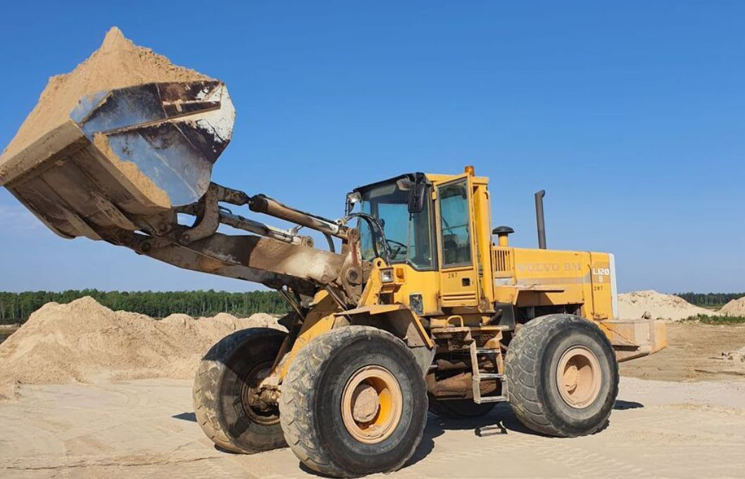 VOLVO L120B - Wheel loader: picture 3 VOLVO L120B - Wheel loader: picture 3