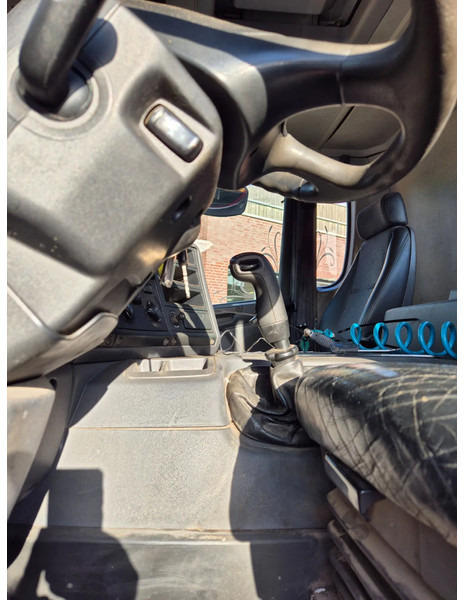 Cable system truck Scania P 420 8x2.... manuel gearbox.: picture 10