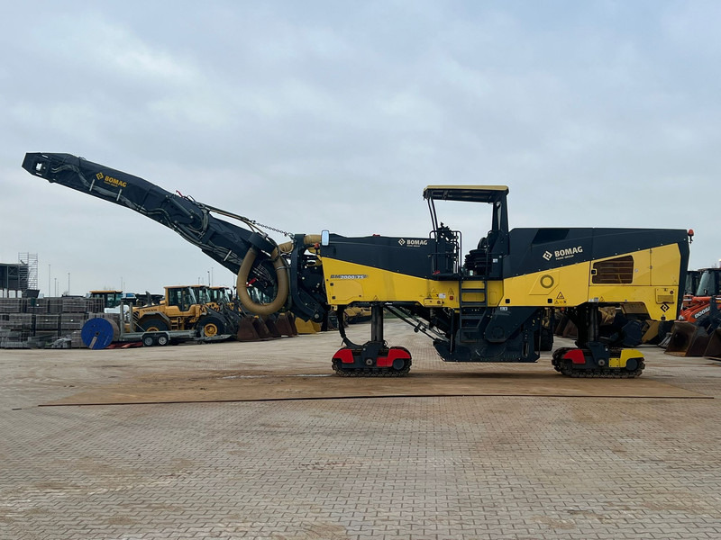 Bomag BM2000/75 Cold Planer - Asphalt machine: picture 2 Bomag BM2000/75 Cold Planer - Asphalt machine: picture 2