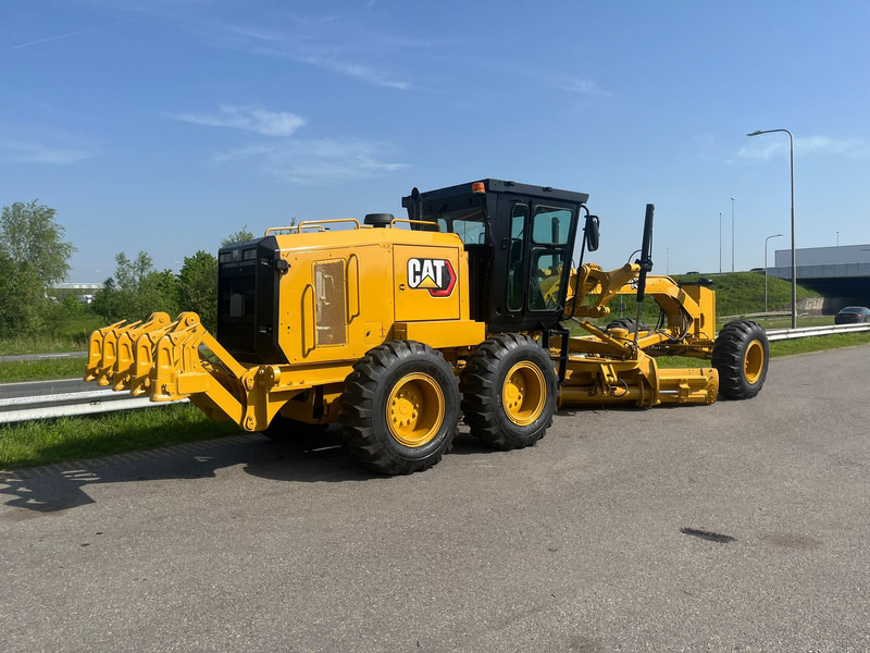 Caterpillar 140GC - Push block / Ripper / New Tires - Grader: picture 4 Caterpillar 140GC - Push block / Ripper / New Tires - Grader: picture 4
