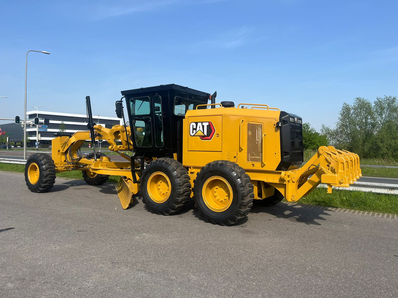 Caterpillar 140GC - Push block / Ripper / New Tires - Grader: picture 2 Caterpillar 140GC - Push block / Ripper / New Tires - Grader: picture 2