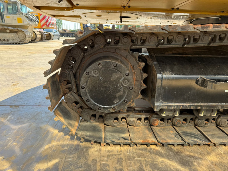 New Crawler excavator Caterpillar 323D3: picture 13