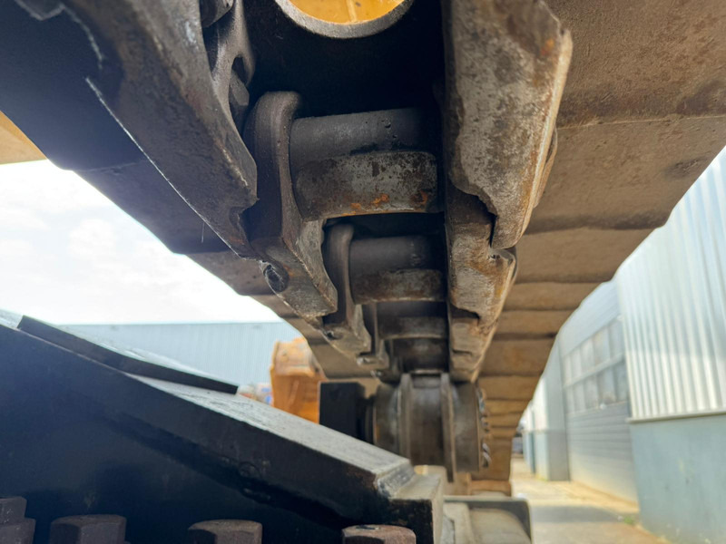 Crawler excavator Caterpillar 352F: picture 15