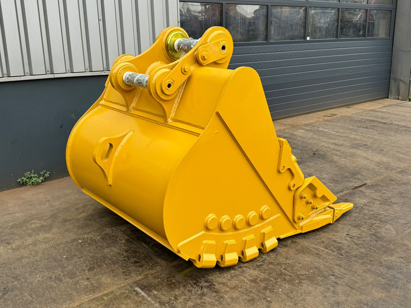 Caterpillar CAT 336 BUCKET DB Linkage (60-IN X 1.87 -CU M,6 teeth) - Bucket: picture 3 Caterpillar CAT 336 BUCKET DB Linkage (60-IN X 1.87 -CU M,6 teeth) - Bucket: picture 3