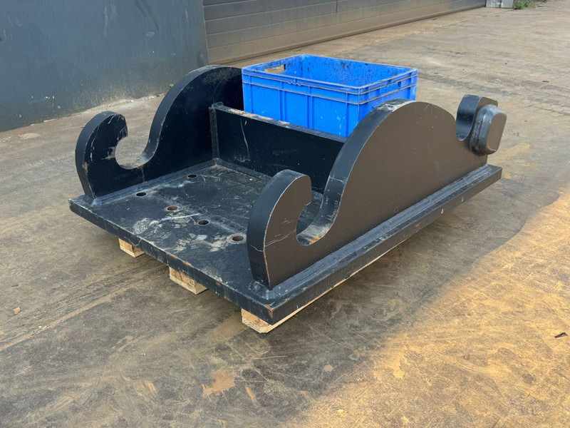 Caterpillar Caterpillar Plate CW70 - Quick coupler: picture 3 Caterpillar Caterpillar Plate CW70 - Quick coupler: picture 3