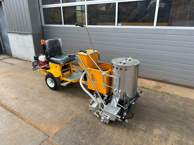 Giga power 860 Road Marking Machine - Car: picture 5 Giga power 860 Road Marking Machine - Car: picture 5