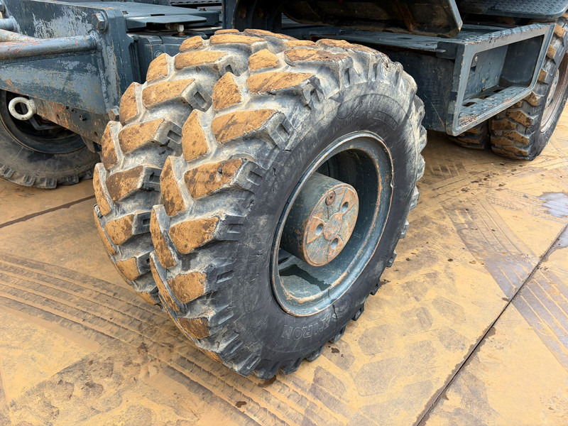 Wheel excavator Hyundai Robex 180W-9A: picture 14