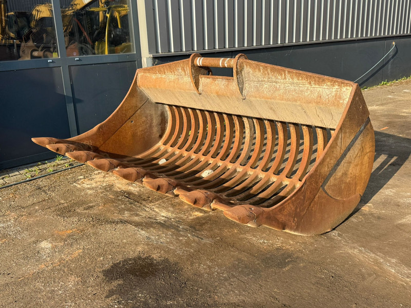 Onbekend RG-2500 MS25 - Bucket: picture 1 Onbekend RG-2500 MS25 - Bucket: picture 1