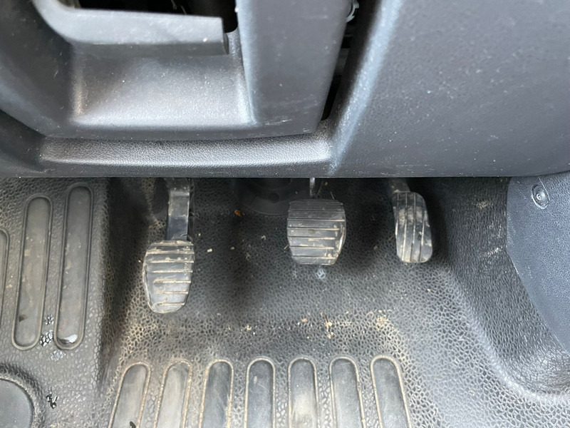 Refrigerator truck Renault MASTER 3T5 - Frigo: picture 16