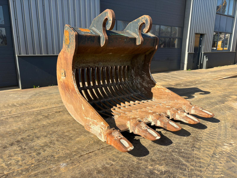 Verachtert Skeleton bucket with teeth CW70 for 374F - Bucket: picture 1 Verachtert Skeleton bucket with teeth CW70 for 374F - Bucket: picture 1
