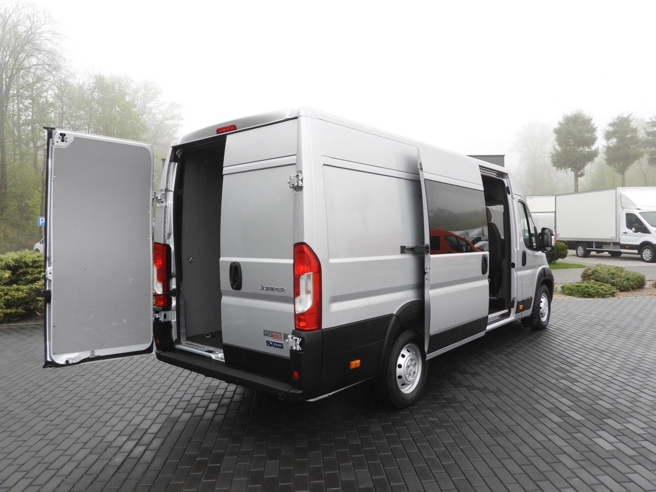 CITROEN JUMPER BOX DELIVERY VAN 7 SEATS CRUISE CONTROL LED LIGHTS AIR CONDITIONING 165HP - Panel van: picture 3 CITROEN JUMPER BOX DELIVERY VAN 7 SEATS CRUISE CONTROL LED LIGHTS AIR CONDITIONING 165HP - Panel van: picture 3