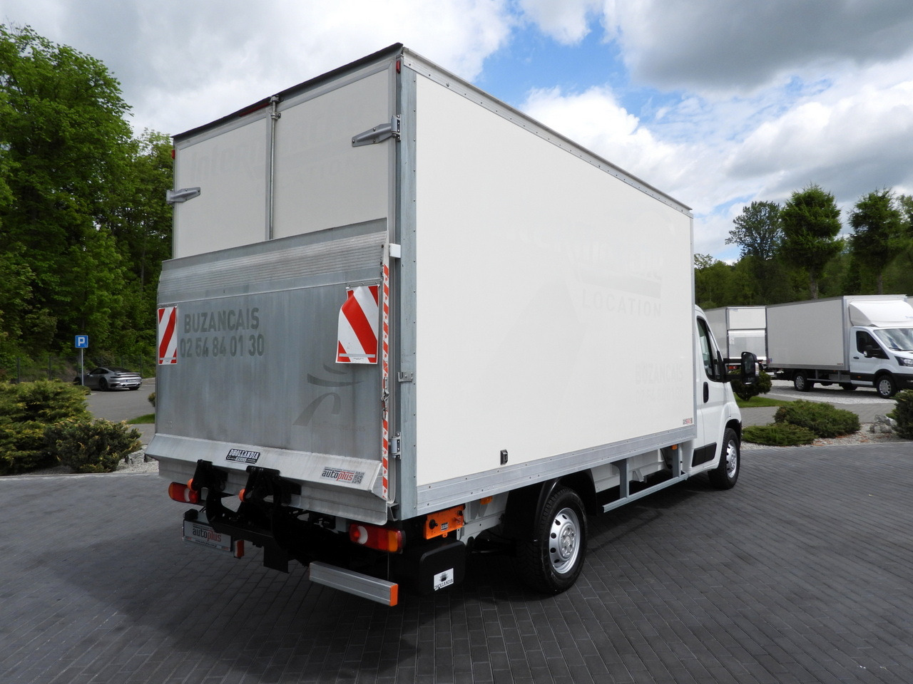 CITROEN JUMPER BOX LIFT 8 PALLETS CRUISE CONTROL NAVIGATION AIR CONDITIONING 165HP - Box van: picture 3 CITROEN JUMPER BOX LIFT 8 PALLETS CRUISE CONTROL NAVIGATION AIR CONDITIONING 165HP - Box van: picture 3