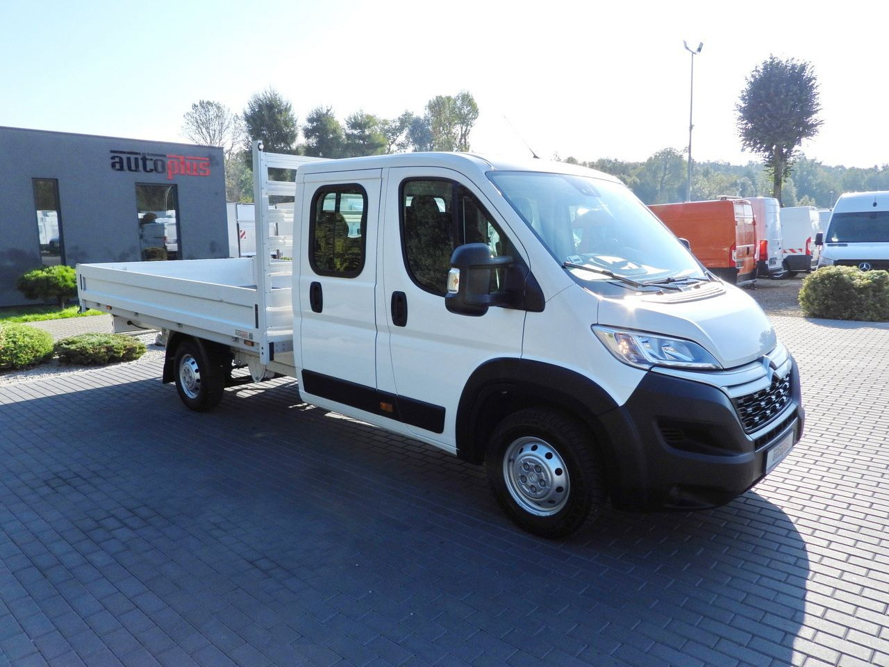 CITROEN JUMPER STAKE BODY DOUBLE CABIN DOKA 7 SEATS PNEUMATICS AIR CONDITIONING 140HP - Open body delivery van: picture 4 CITROEN JUMPER STAKE BODY DOUBLE CABIN DOKA 7 SEATS PNEUMATICS AIR CONDITIONING 140HP - Open body delivery van: picture 4