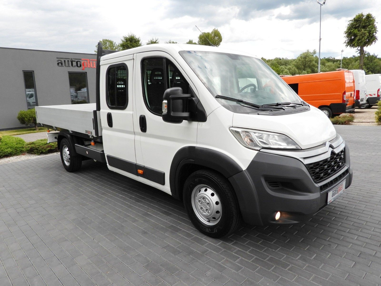 Citroën JUMPER PRITSCHE DOPPELKABINE DOKA 7 SITZE - Open body delivery van, Combi van: picture 4 Citroën JUMPER PRITSCHE DOPPELKABINE DOKA 7 SITZE - Open body delivery van, Combi van: picture 4