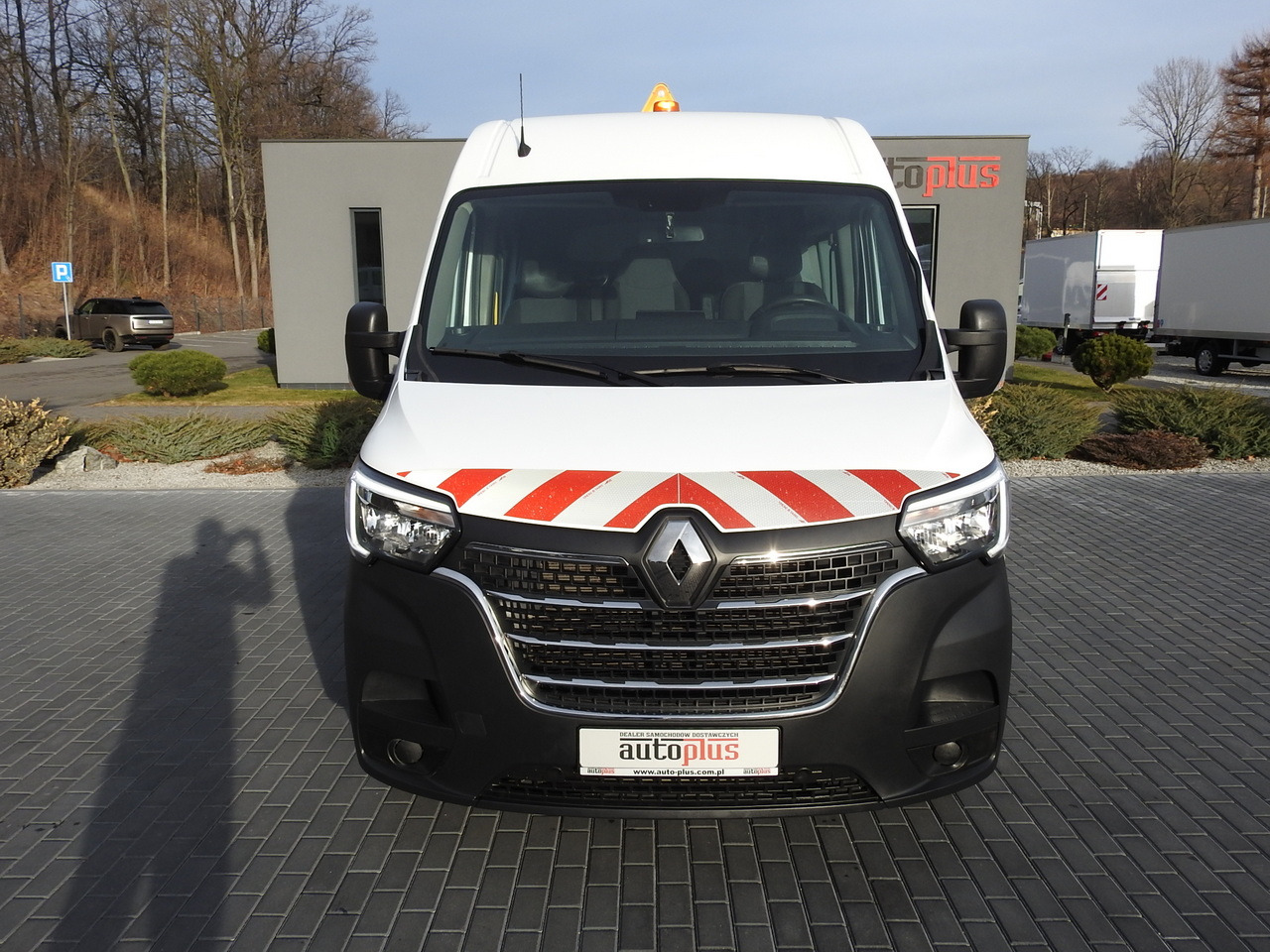 RENAULT MASTER BOX DELIVERY VAN 7 SEATS CRUISE CONTROL AIR CONDITIONING LED LIGHTS 135HP - Commercial vehicle: picture 5 RENAULT MASTER BOX DELIVERY VAN 7 SEATS CRUISE CONTROL AIR CONDITIONING LED LIGHTS 135HP - Commercial vehicle: picture 5