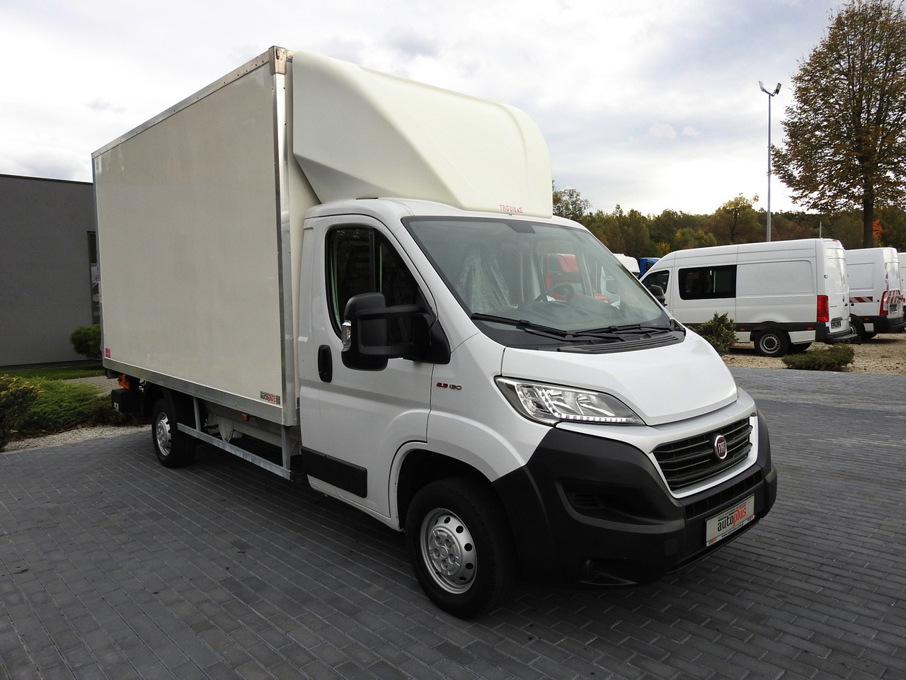 FIAT DUCATO BOX LIFT 8 PALLETS CRUISE CONTROL NAVIGATION AIR CONDITIONING LED LIGHTS  130HP - Refrigerated van: picture 4 FIAT DUCATO BOX LIFT 8 PALLETS CRUISE CONTROL NAVIGATION AIR CONDITIONING LED LIGHTS  130HP - Refrigerated van: picture 4