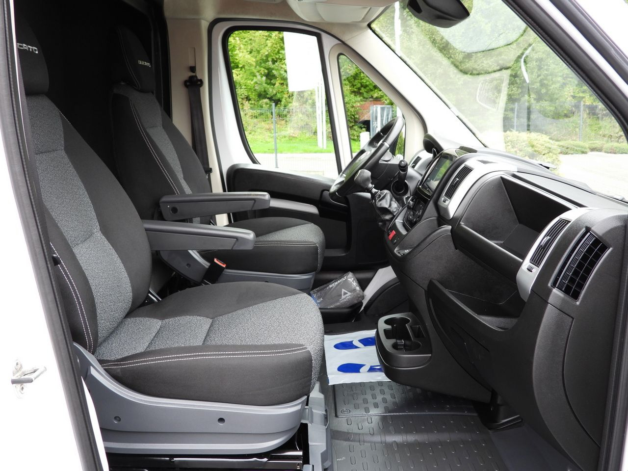 Curtain side van FIAT DUCATO TARPAULIN 9 PALLETS CRUISE CONTROL LED LIGHTS PNEUMATICS AIR CONDITIONING  180HP: picture 39 Curtain side van FIAT DUCATO TARPAULIN 9 PALLETS CRUISE CONTROL LED LIGHTS PNEUMATICS AIR CONDITIONING  180HP: picture 39