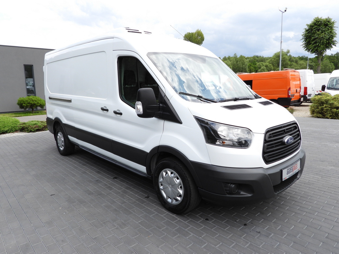 FORD TRANSIT REFRIGERATOR VAN 5*C AIR CONDITIONING  105HP - Refrigerated van: picture 4 FORD TRANSIT REFRIGERATOR VAN 5*C AIR CONDITIONING  105HP - Refrigerated van: picture 4