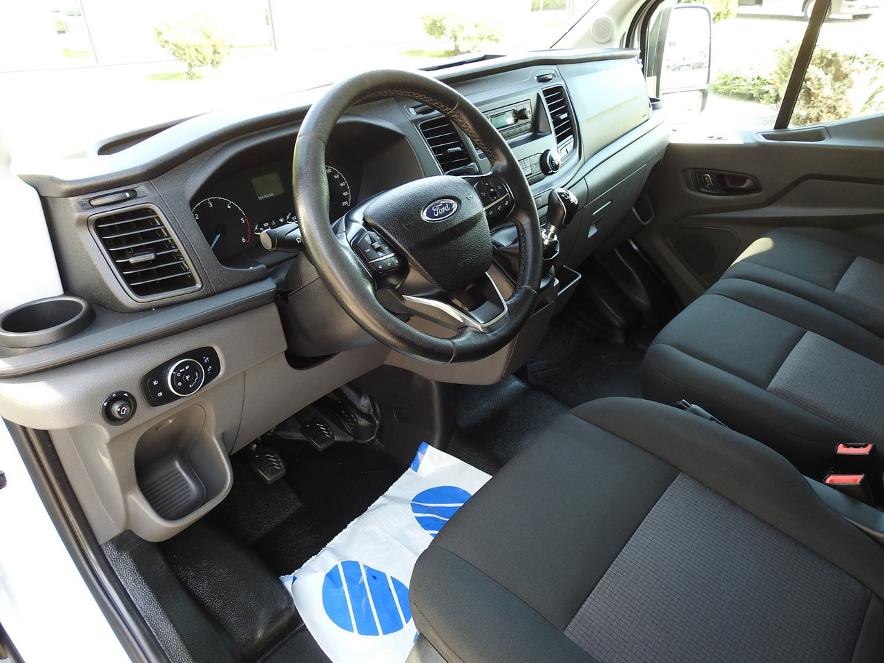 FORD TRANSIT REGRIGERATOR BOX 0*C POWER SUPPLY 230V CRUISE CONTROL AIR CONDITIONING TWIN WHEELS  170HP - Refrigerated van: picture 2 FORD TRANSIT REGRIGERATOR BOX 0*C POWER SUPPLY 230V CRUISE CONTROL AIR CONDITIONING TWIN WHEELS  170HP - Refrigerated van: picture 2