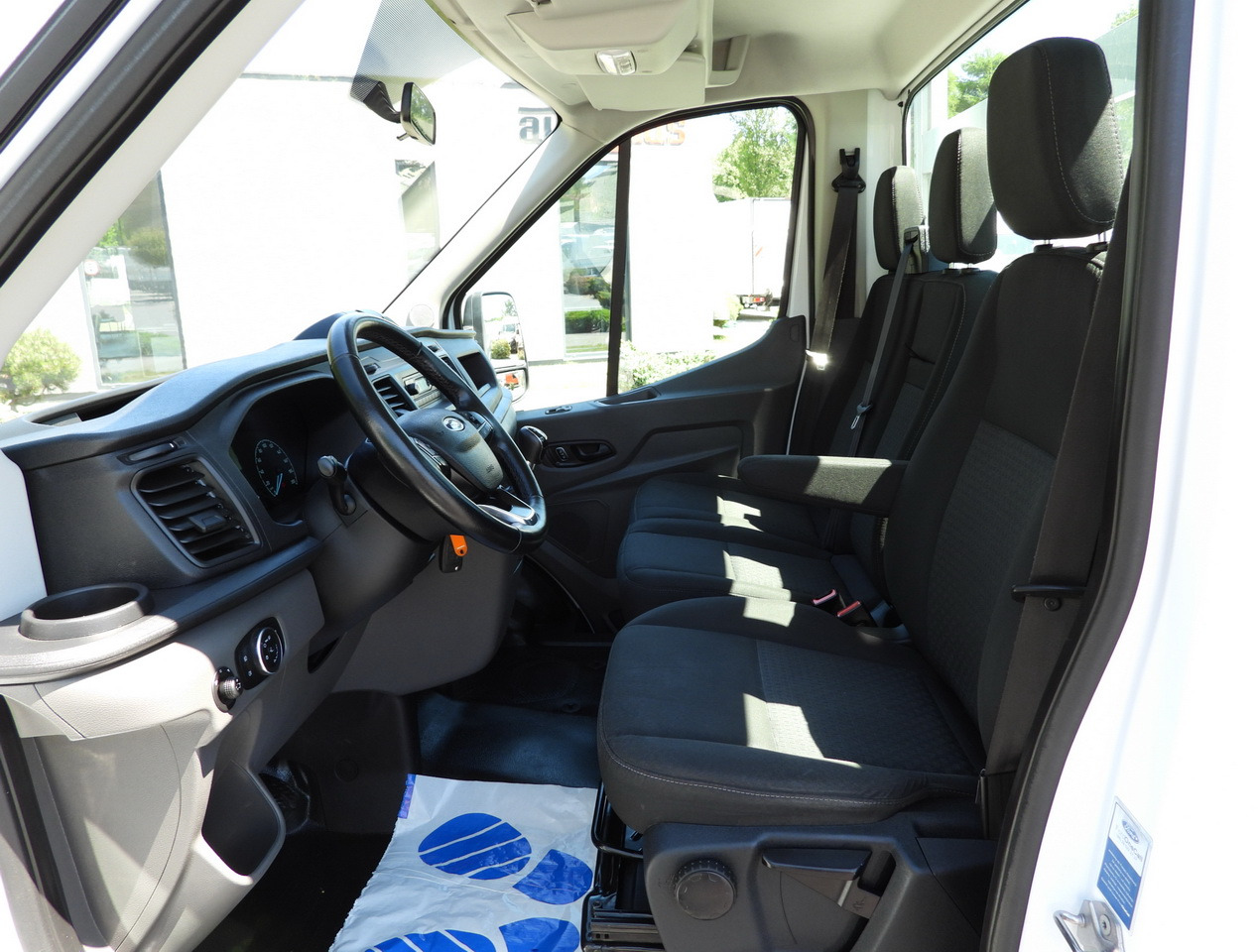 Open body delivery van FORD TRANSIT  STAKE BODY 10 PALLETS CRUISE CONTROL LED LIGHTS PNEUMATICS AIR CONDITIONING  160HP: picture 25