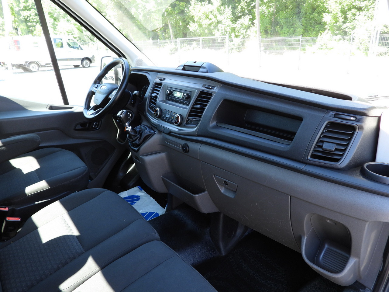 Open body delivery van FORD TRANSIT  STAKE BODY 10 PALLETS CRUISE CONTROL LED LIGHTS PNEUMATICS AIR CONDITIONING  160HP: picture 40