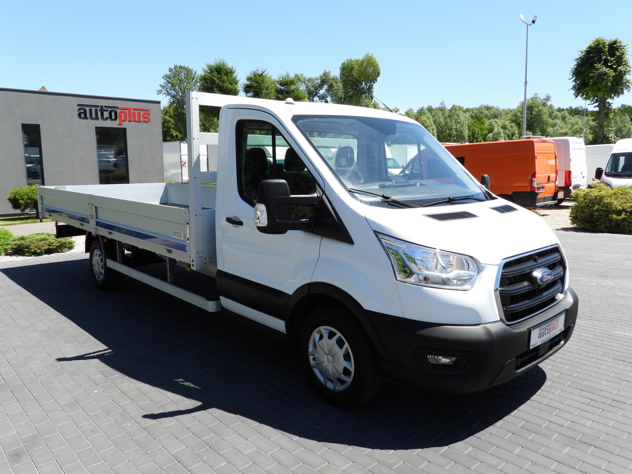 FORD TRANSIT STAKE BODY 10 PALLETS CRUISE CONTROL LED LIGHTS PNEUMATICS AIR CONDITIONING 160HP - Open body delivery van: picture 4 FORD TRANSIT STAKE BODY 10 PALLETS CRUISE CONTROL LED LIGHTS PNEUMATICS AIR CONDITIONING 160HP - Open body delivery van: picture 4
