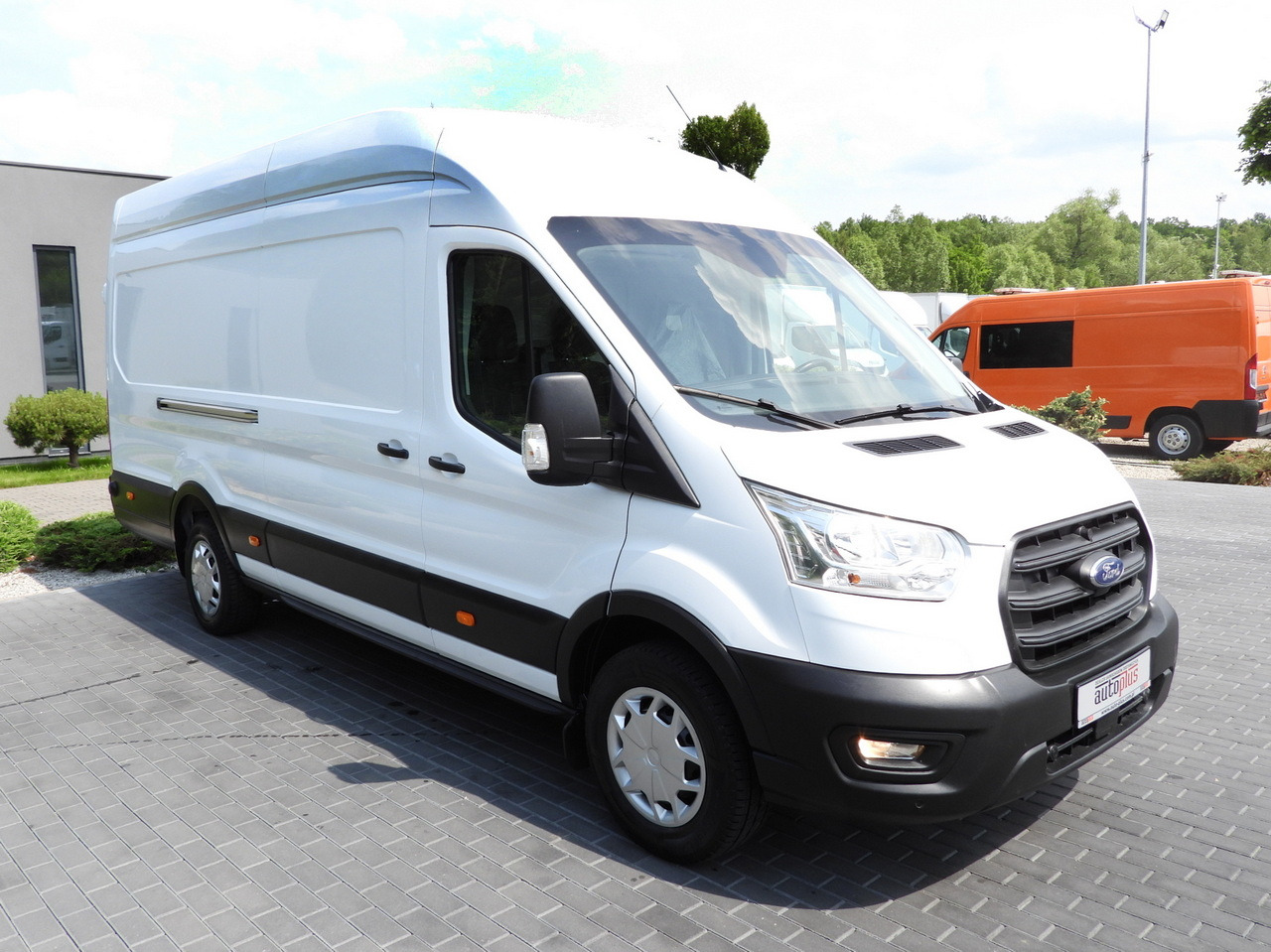 FORD TRANSIT  VAN CRUISE CONTROL LED LIGHTS AIR CONDITIONING  130HP - Panel van: picture 4 FORD TRANSIT  VAN CRUISE CONTROL LED LIGHTS AIR CONDITIONING  130HP - Panel van: picture 4